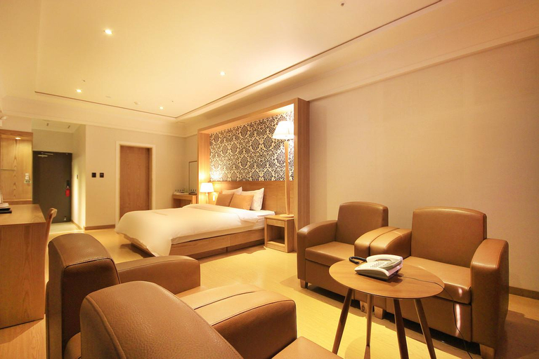 Bedroom 12