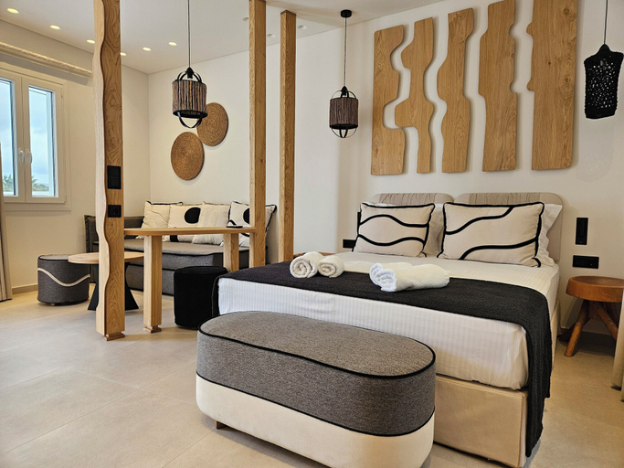 Others 4, Aristotle Suites, South Aegean