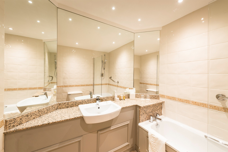 Bathroom 4, Copthorne Hotel Aberdeen, Aberdeen