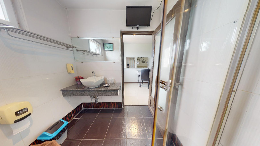 Bathroom 9