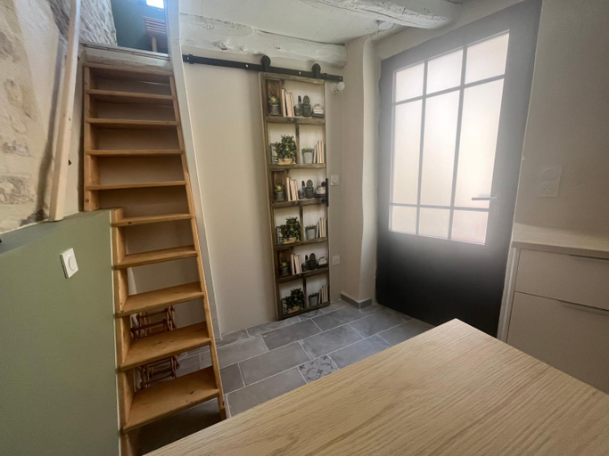 Others 4, Le Duplex studio centre de Nimes avec Clim, Gard