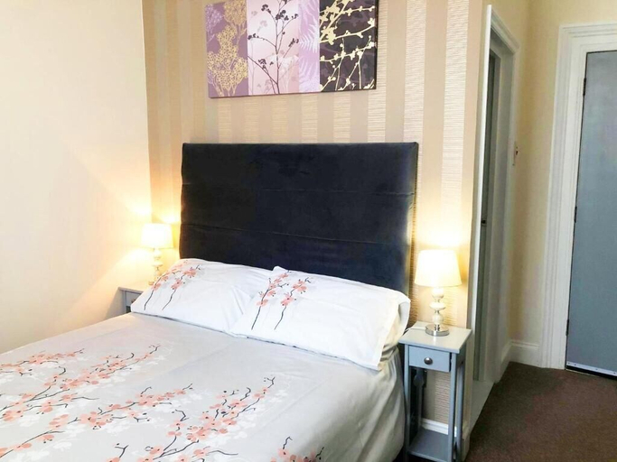 Bedroom 3, Esk Vale Guest House, Portsmouth