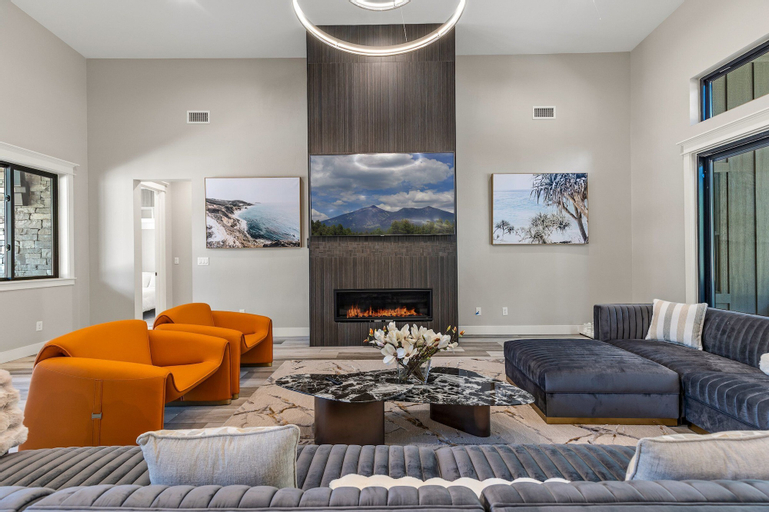 Breton 3303 Flagstaff, Coconino