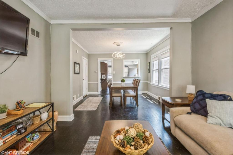 Others 5, A terrific house for a large group., Cook