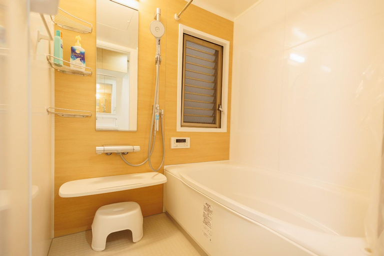 Bathroom 13