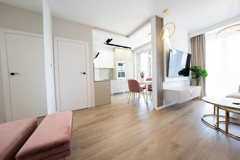Others 2, Rodzinne apartamenty bardzo blisko plazy, Gryfice