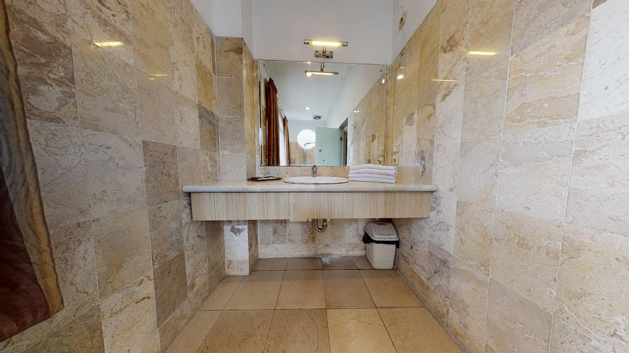 Bathroom 5