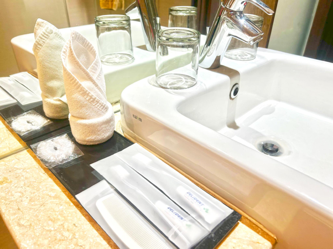 Bathroom 14