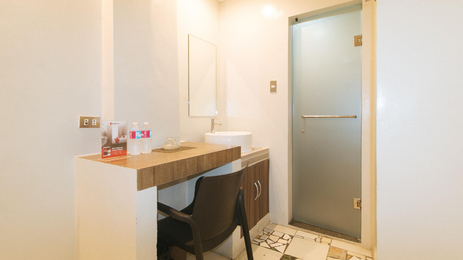 Bathroom 8
