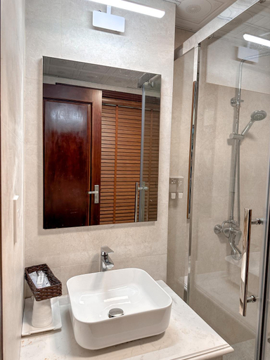 Bathroom 4, Linh Trang Hạ Long Hotel, Hạ Long