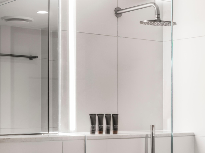 Bathroom 12