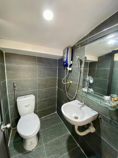 Bathroom 3, BOBE Homestay, Da Nang