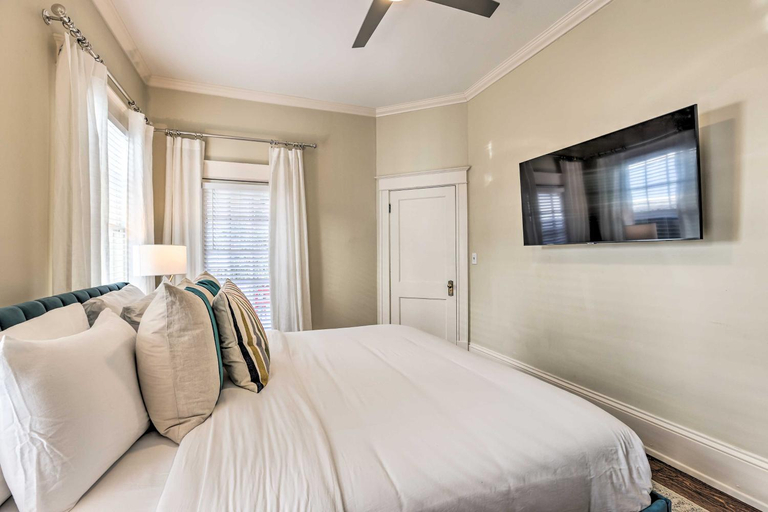 Bedroom 2, Bright Apartment 3 Mi to Downtown Birmingham!, Jefferson