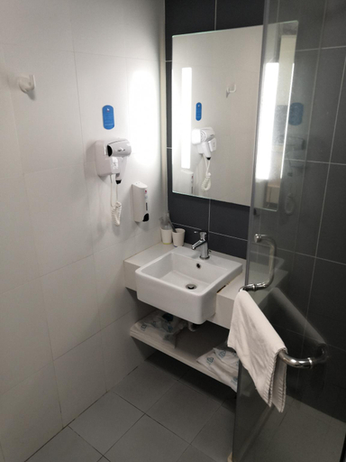 Bathroom 2