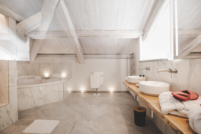 Bathroom 9