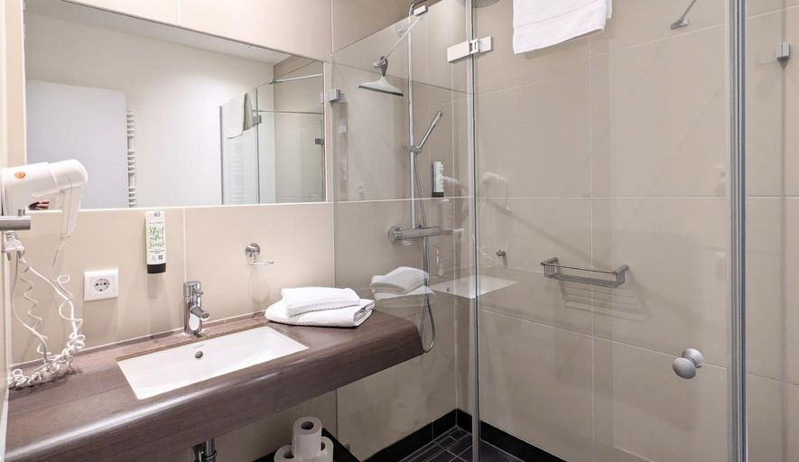 Bathroom 4, Boardinghaus Weinberg Campus, Halle (Saale)
