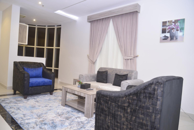 Others 3, Lavana Sari, Jeddah