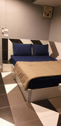 Bedroom 2, Benjamas hostels, Bang Kapi