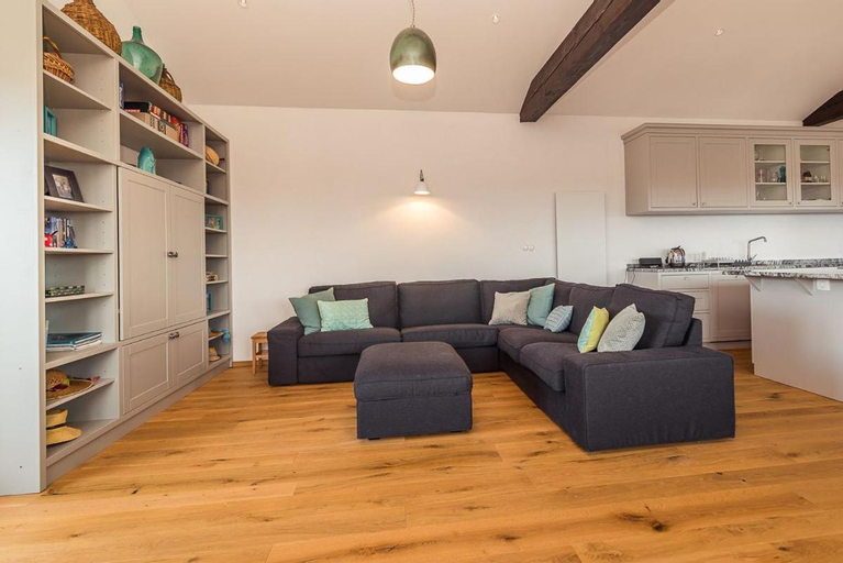 Others 5, Cherry Orchard House, Brda