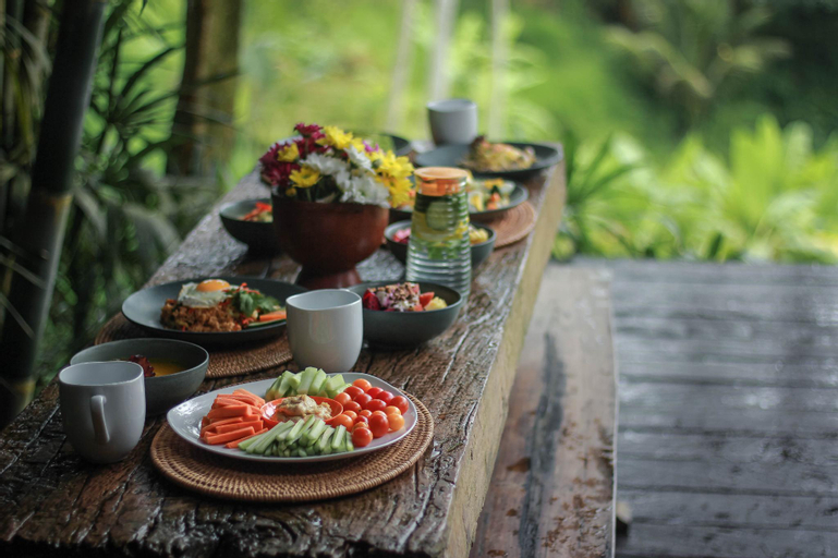 Food & Drinks 18