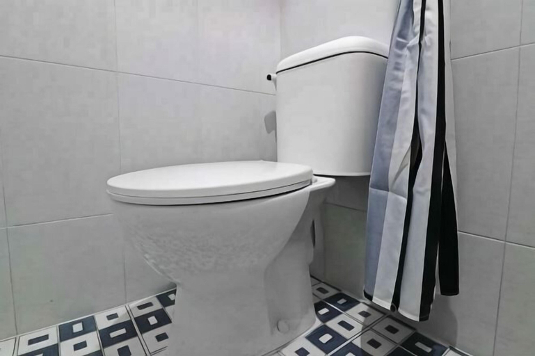 Bathroom 26