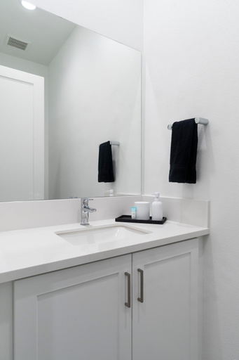 Bathroom 4, PGA West (STADIUM course!)WALK to ERNIES!Brand new, Riverside