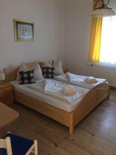 Others 4, Baro Berg Apartman, Kapuvár-Beled
