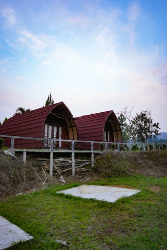 Exterior 2
