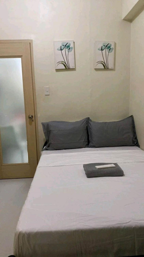 Others 2, CHATEAU ELYSEE a8 near Airport and Sm mall, WIFI, Parañaque