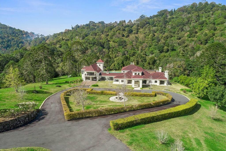 Maleny Chateau 5 Bed , Pool, Country experience, Creek, Gym, Caloundra - Hinterland