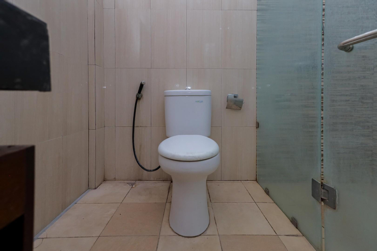 Bathroom 10