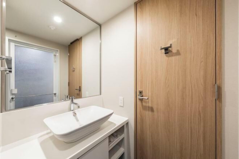 Bathroom 11