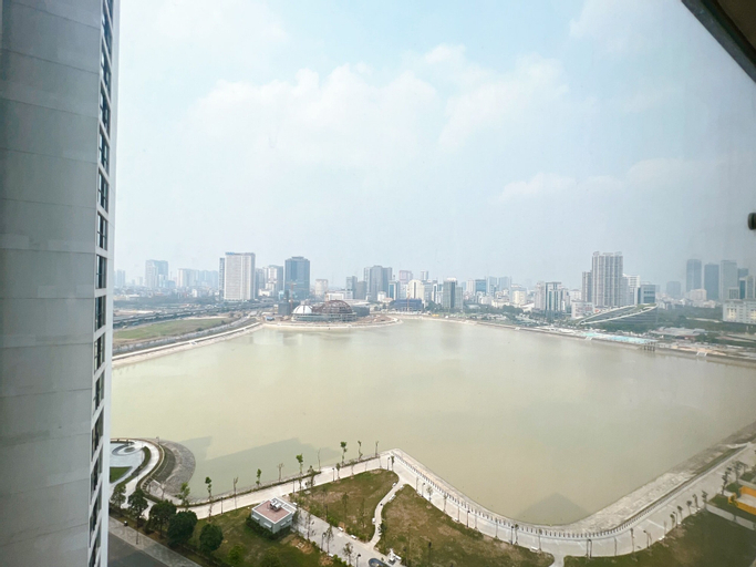 Exterior & Views 10