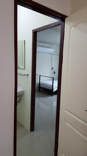 Bathroom 11