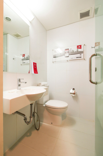 Bathroom 18