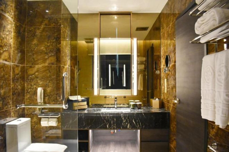 Bathroom 7