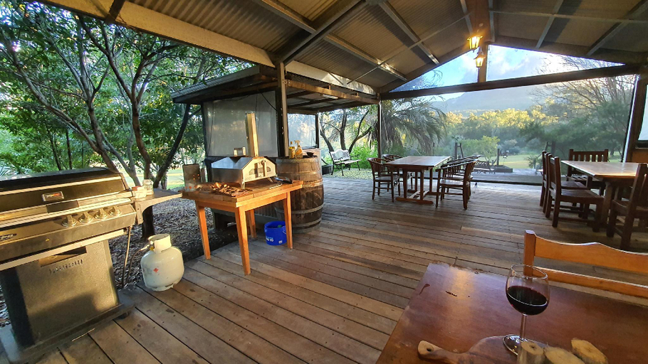 Food & Drinks 4, Tuckeroo Cottages & Gardens, Beaudesert - Pt C