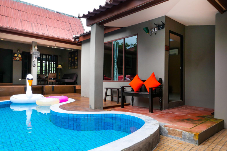 Swimming Pool 2