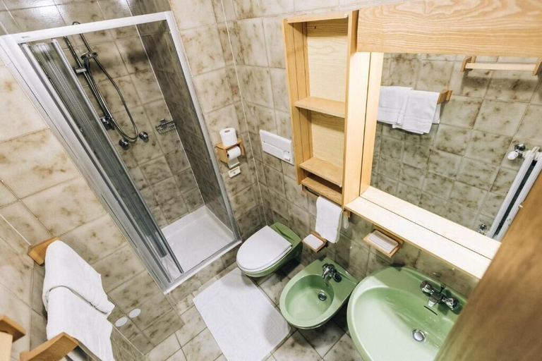 Bathroom 5, Hotel Schönwies, Bolzano