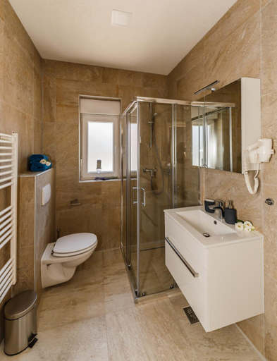 Bathroom, OLEA Resort, Marina