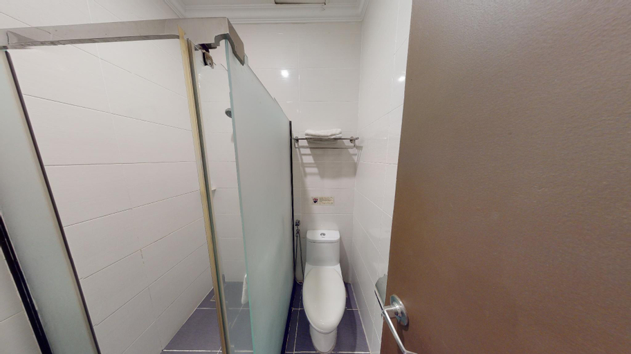 Bathroom 4