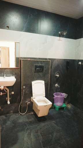 Bathroom 5, Hotel Sahara Residency, Nashik