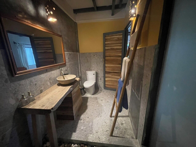 Bathroom 3, Eco Lagoon, Mang Yang