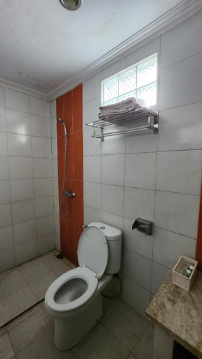 Bathroom 4
