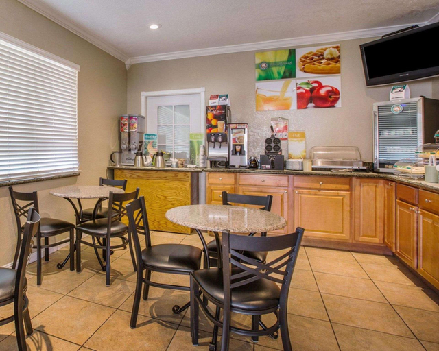 Food & Drinks 5, Quality Inn Santa Cruz, Santa Cruz