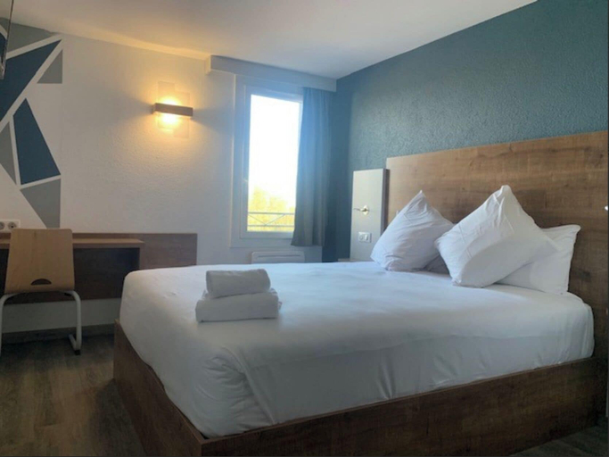 Bedroom 2, Val Hotel Montbeliard Sud, Doubs