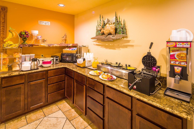 Food & Drinks 5, Alpine Inn & Suites Gunnison, Gunnison