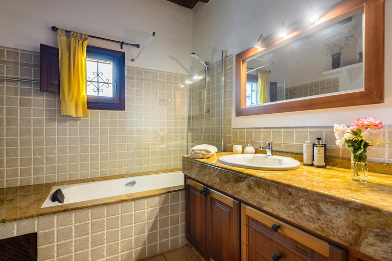 Bathroom, Green & Blue Villas - Villa Can Curreu, Baleares