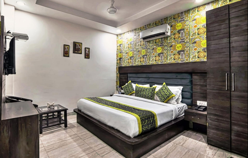 Bedroom 3, Hotel Royals Grand Galaxy, Amritsar