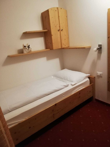 Bedroom 4, Hotel Schönwies, Bolzano
